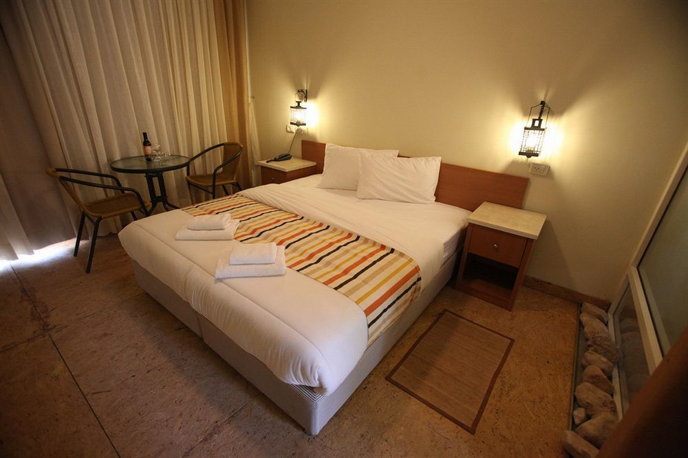 Almog Kibbutz Hotel 외부 사진